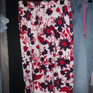 Drawstring flowered capris
